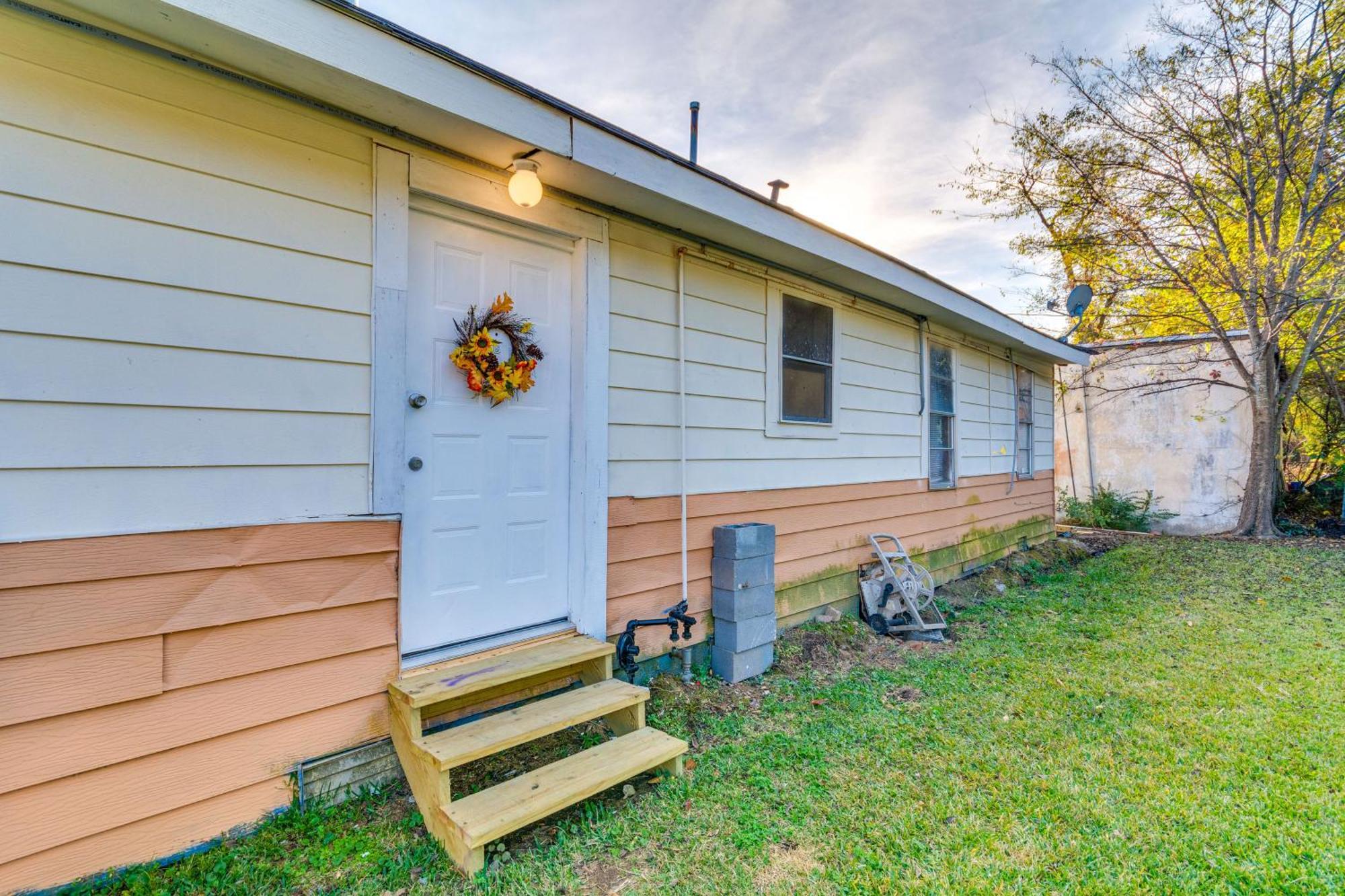 Apartmán Centrally Located North Little Rock Studio With Yard Exteriér fotografie